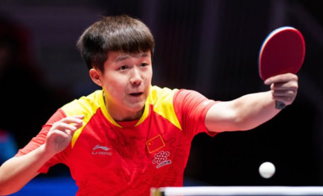 彩男排队正 彩男排队正